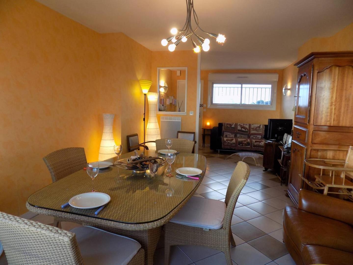 Royan - Pleine Vue Mer Pour Cet Appartement Classe 2 Etoiles - Les Tamaris Exterior photo